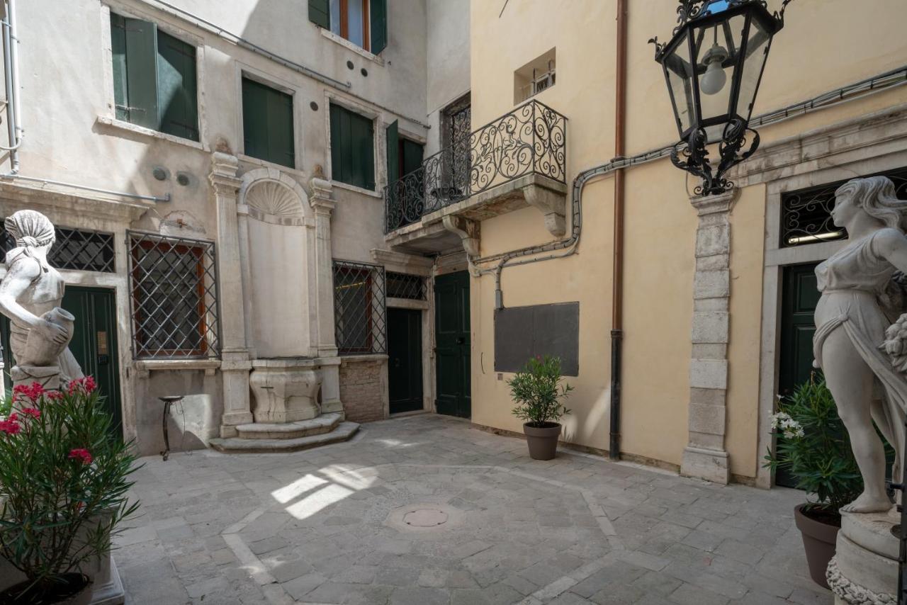 Palace Tintoretto By Wonderful Italy Venedig